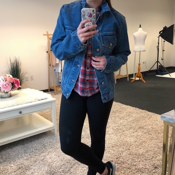 Brandy Melville Jackets & Blazers - Brandy Melville Boyfriend Denim Jacket